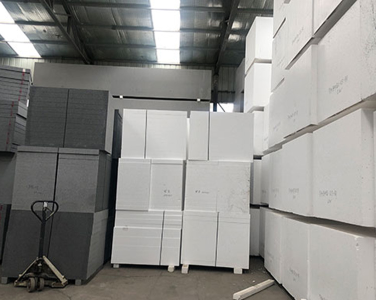 山西興富利偉業(yè)：石墨聚苯板施工中需要注意哪些問題？